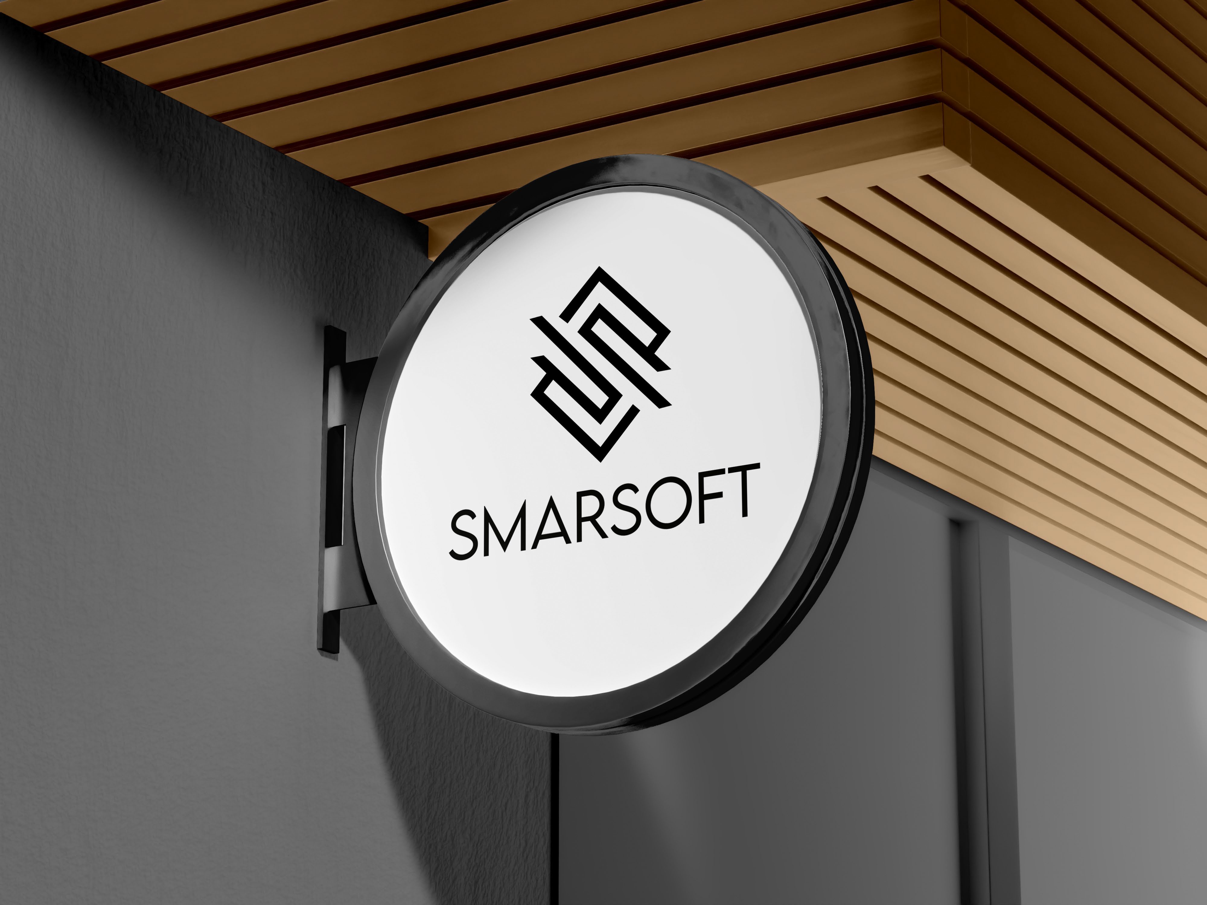 Aplicación exterior del logotipo SmarSoFT en señalética profesional.